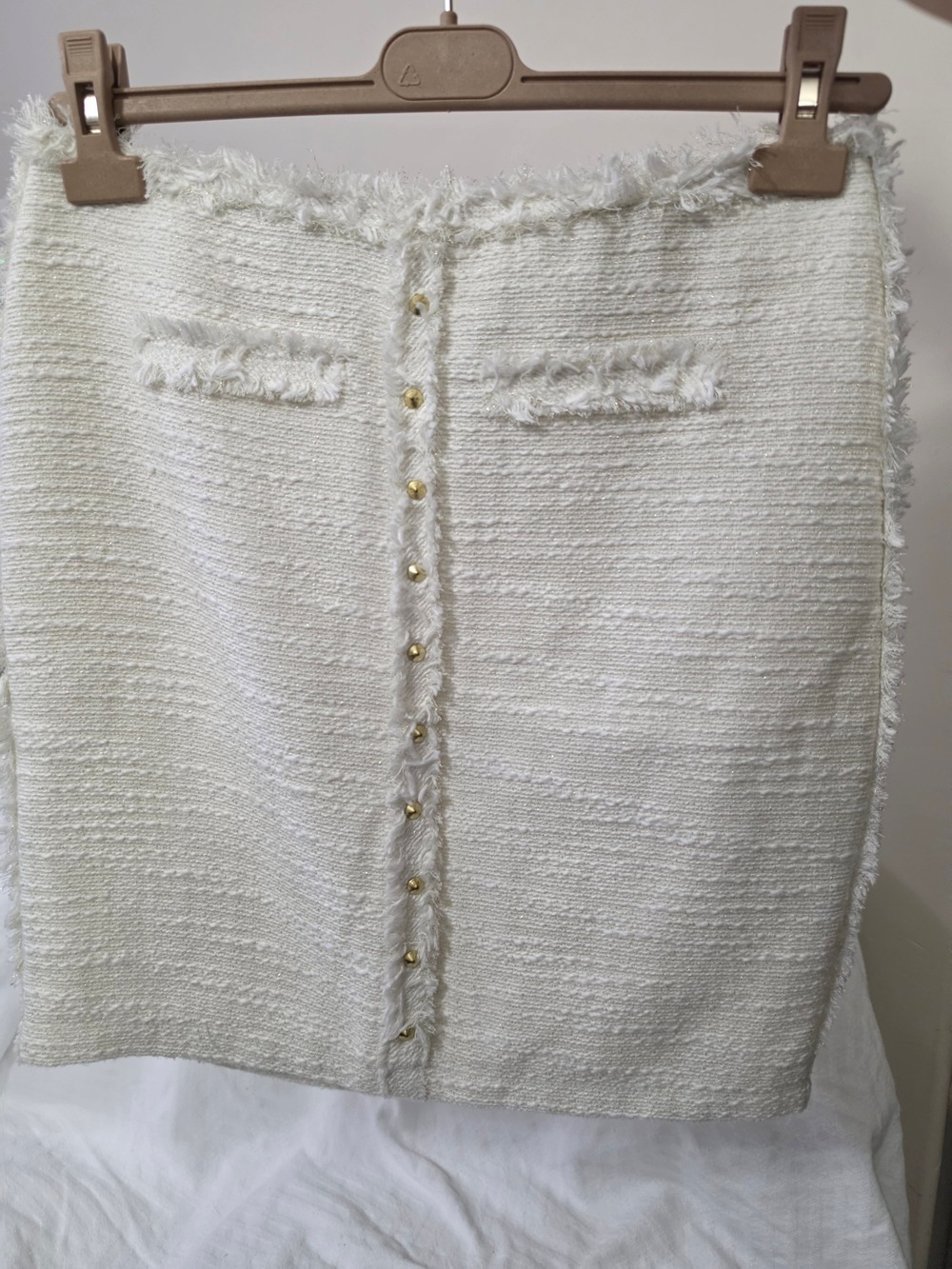 Jennifer Lopez Ivory Tweed Pencil Skirt Gold Buttons Size 4